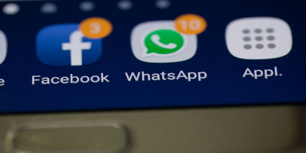 WhatsApp Introduces New Feature to Auto-Share Status Updates on Facebook